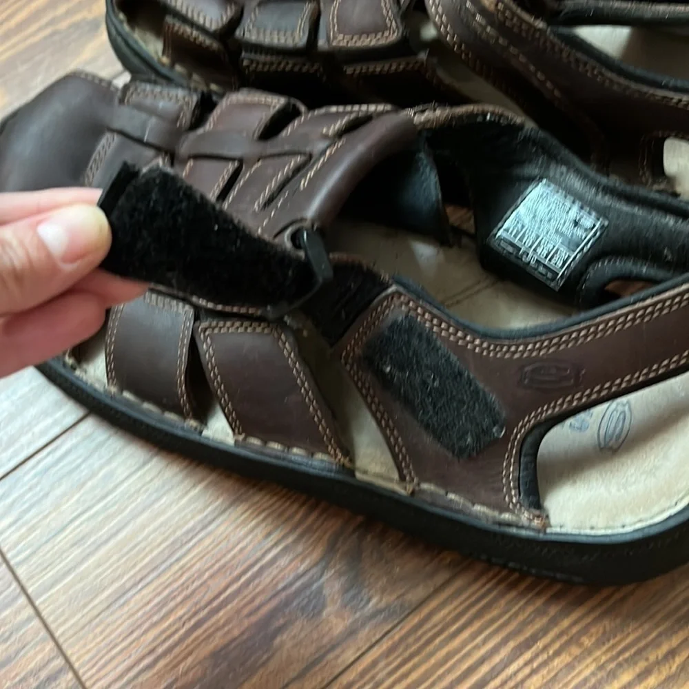 Sketchers Men’s Brown Leather Caged Fisherman Sandals. Sling Back. Sz11